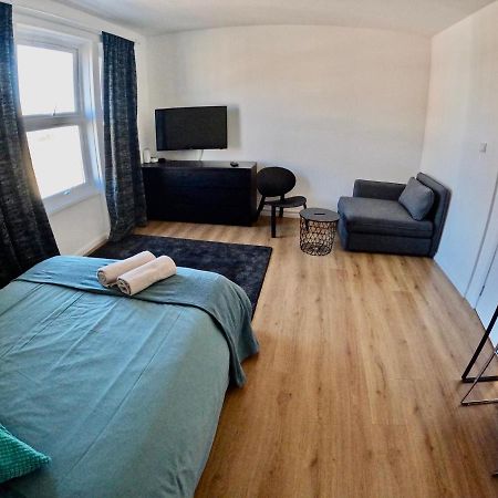 Lovely One Bedroom Flat London Exterior photo