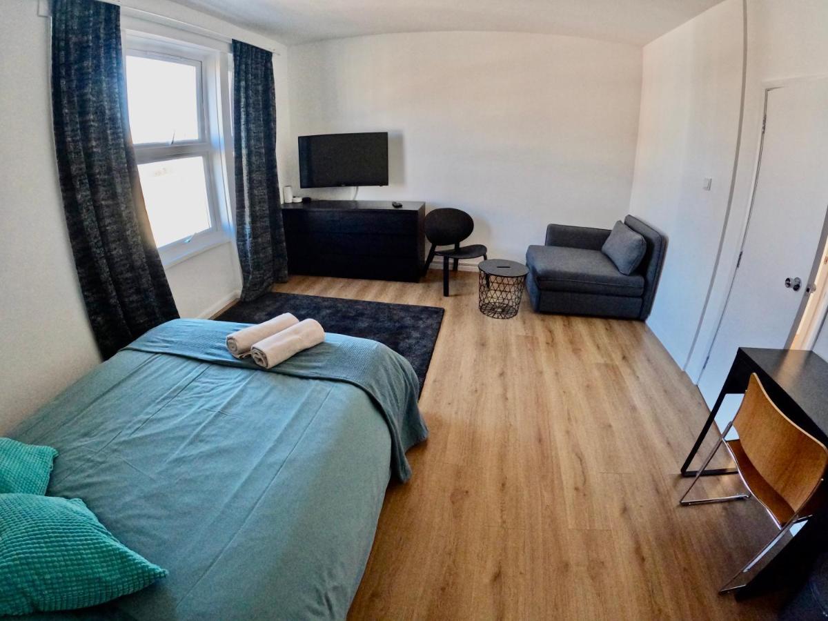 Lovely One Bedroom Flat London Exterior photo